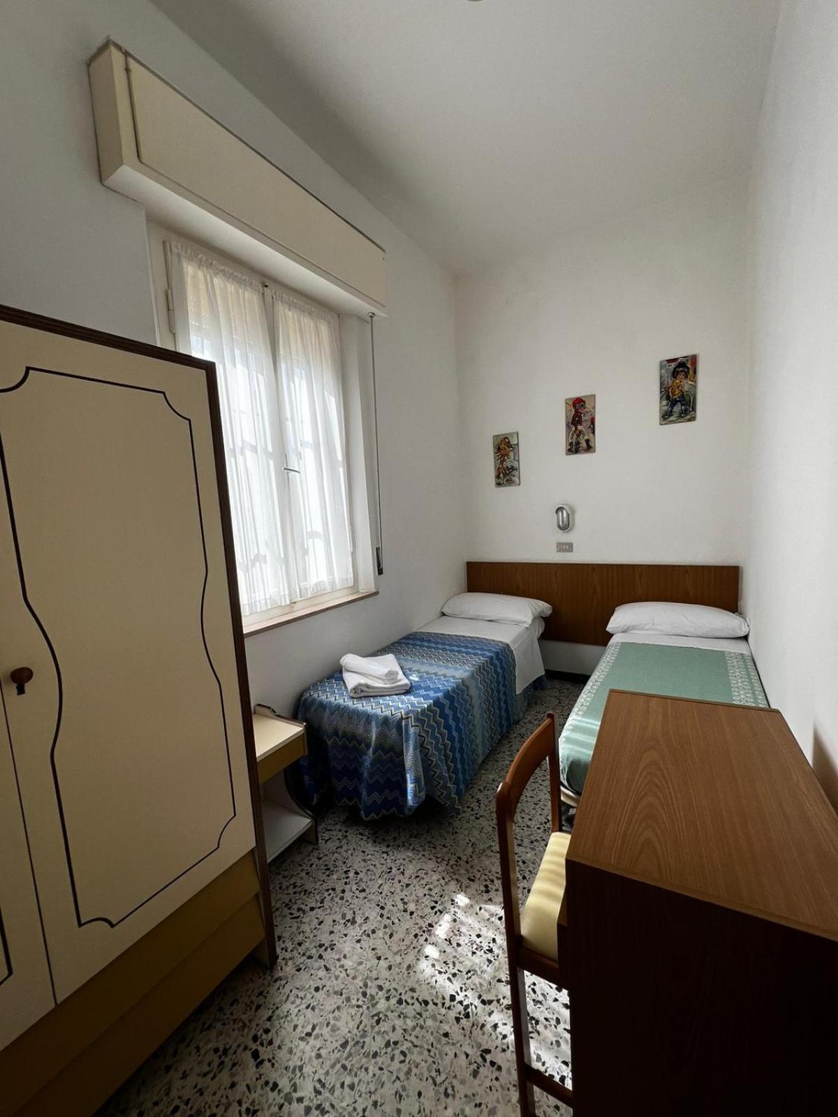 Hotel Till Rimini Esterno foto
